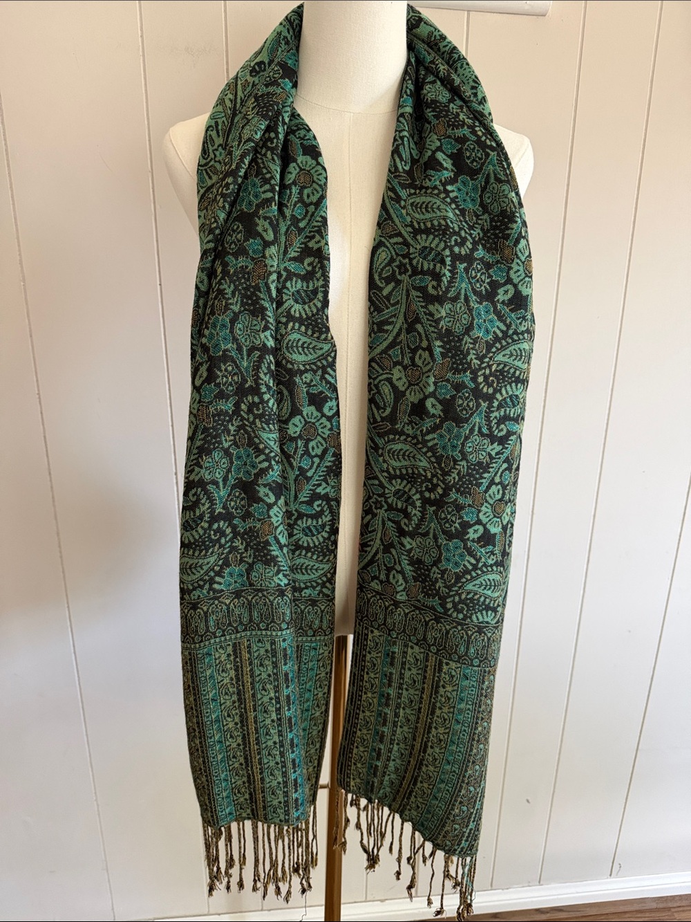 Cashmere Floral Paisley Kashmiri Shawl Pashmina Scarf Quiet Luxury Old Money